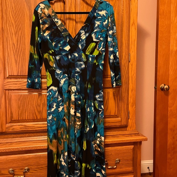 Lily Medium Dress. Good Condition - Picture 3 of 5